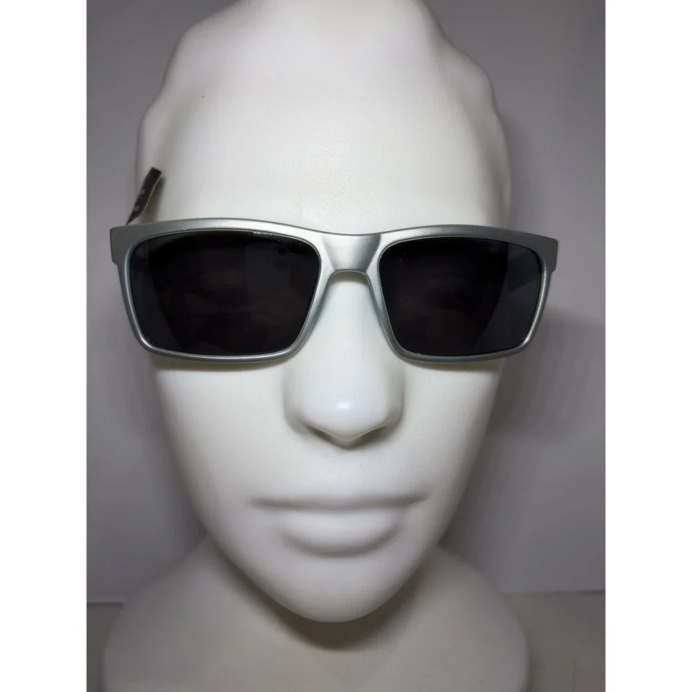 Ryders Hillroy R843-001 Sunglasses Crystal Grey Polycarbonate NWT W/Box & Pouch